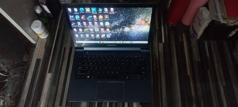 Samsung np940x3g i7 4th gen 4k UHD 7