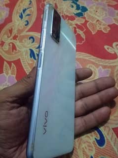 vivo y21 4/64Box charger 10/9 condition 0