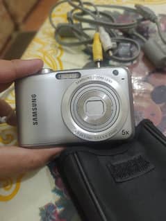 Samsung digital camera. . .