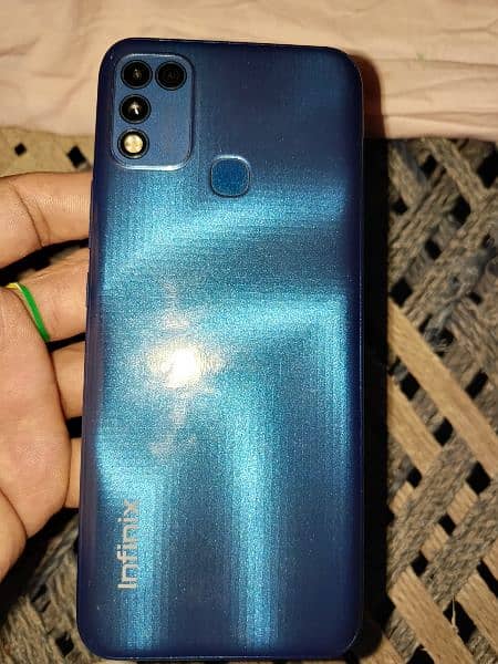 Infinix Hot 10 Play 32 GB 2 GB  6000 battery full box original charger 1