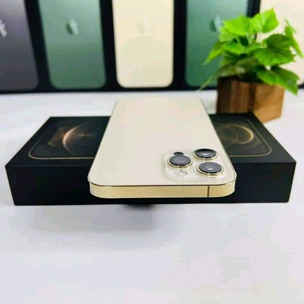 i Phone 8plus, 11,12,13,14,15 pro max on instalment Whatsap 3261927684 5