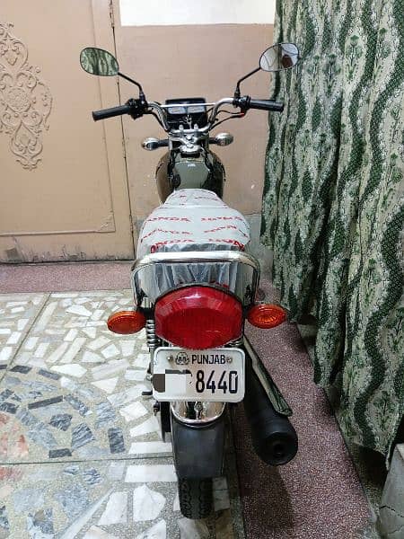 Honda CG 125 special edition 2023 self start (0/3/2/0/4/0/9/2/4/2/9) 3