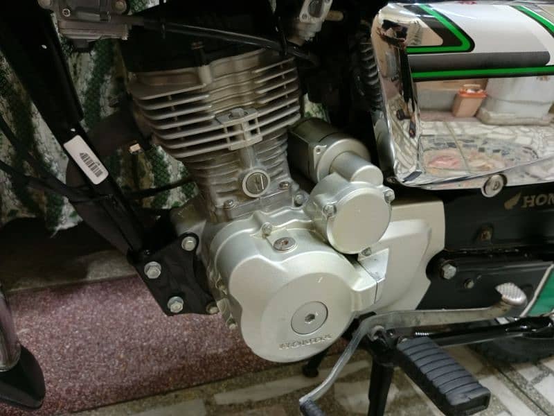 Honda CG 125 special edition 2023 self start (0/3/2/0/4/0/9/2/4/2/9) 8