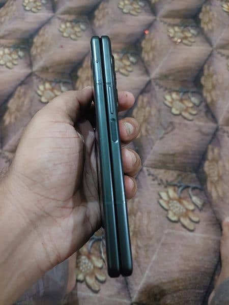 samsung galaxy fold z3 10