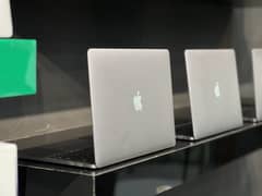 Macbook Pro 2019 i5 16GB 256GB 13 Inch Touchbar 2018 2020 0