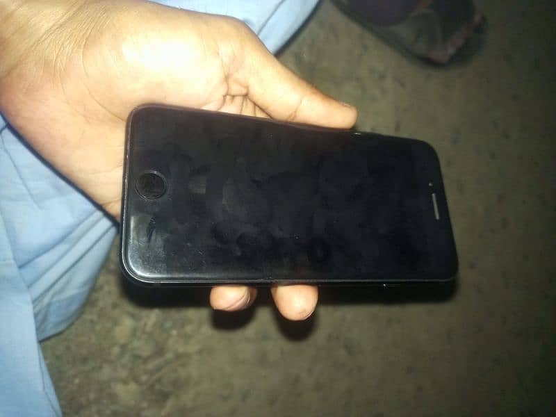 iPhone 7 used like new 03119431718 3