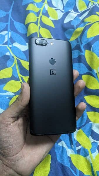 One plus 5T 1