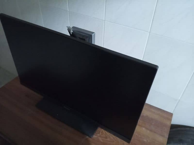 Philips gming borderless monitor 24 inch for sale 4