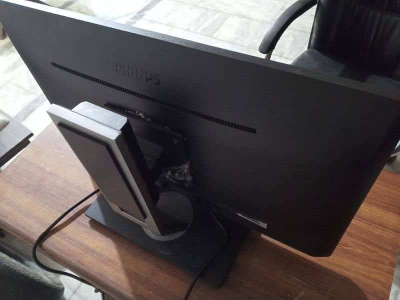 Philips gming borderless monitor 24 inch for sale 5