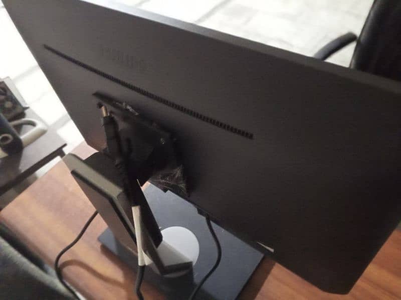 Philips gming borderless monitor 24 inch for sale 6