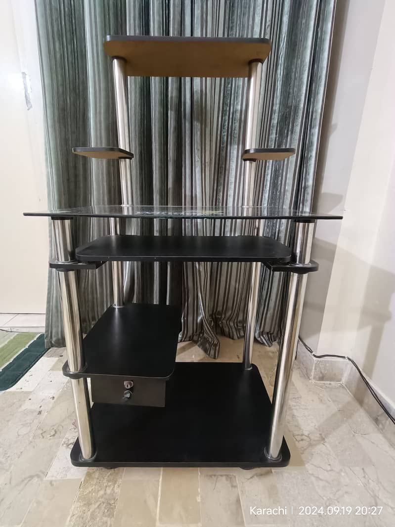 Sleek & Sturdy Computer Table – Rs. 4,000 (Slightly Negotiable) 2