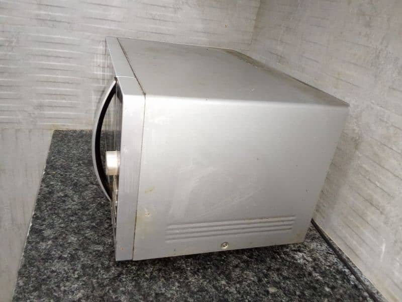 microwave oven 2