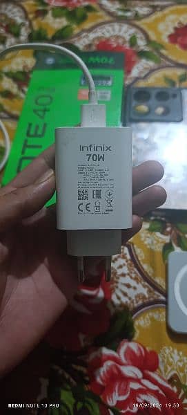 Infinix note 40 pro 12+12/256 colour gold with 10.5 month wornty 2