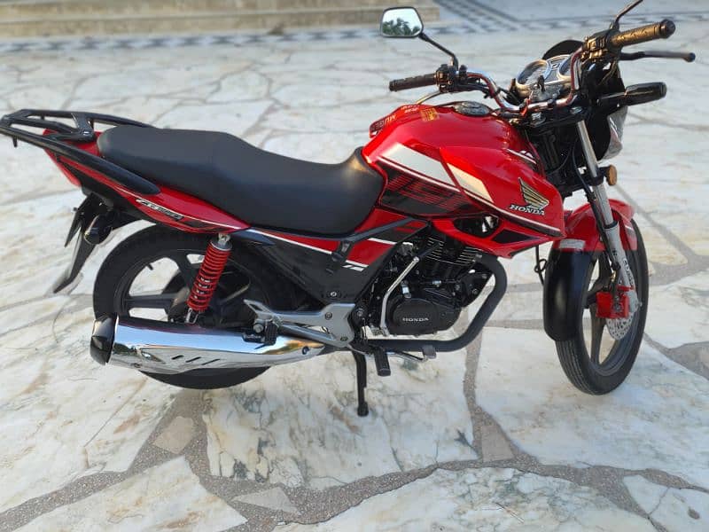 Honda cb 150f 4