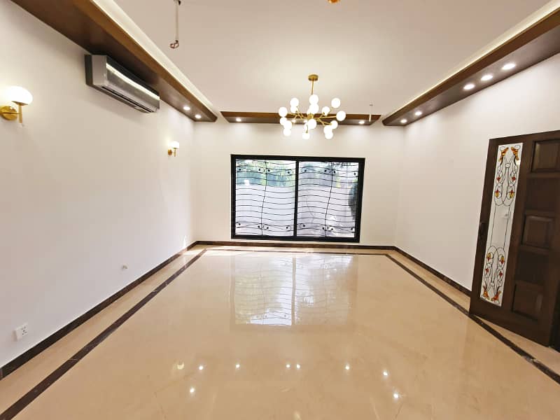 6 Bed Room Doubel Unit 1 Kanal New House Availabel For Rent In DHA Phase 4 4