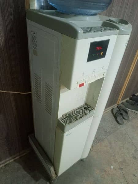 TCL dispenser with stand 2