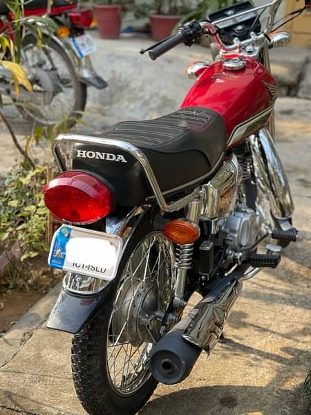 Honda 125 Special Edition 1