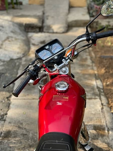 Honda 125 Special Edition 4