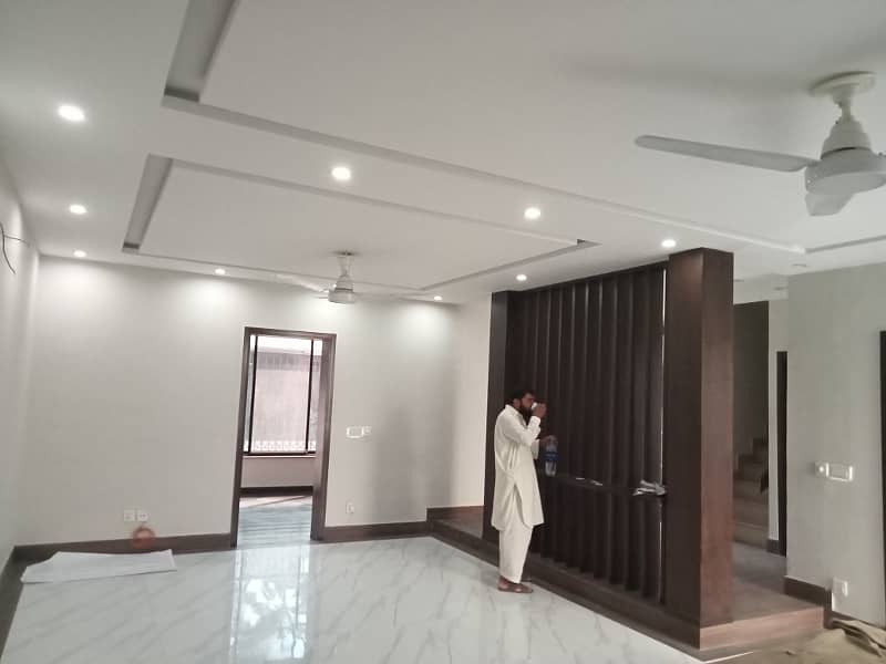 CANTT,COMMERCIAL BUILDING FOR RENT GULBERG MODEL TOWN GARDEN TOWN SHADMAN GOR UPPER MALL LAHORE 23