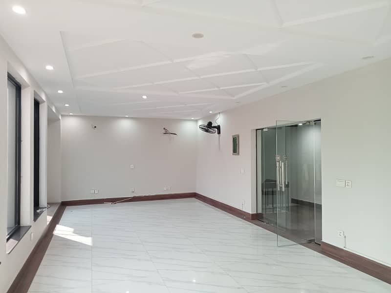 CANTT,COMMERCIAL BUILDING FOR RENT GULBERG MODEL TOWN GARDEN TOWN SHADMAN GOR UPPER MALL LAHORE 35