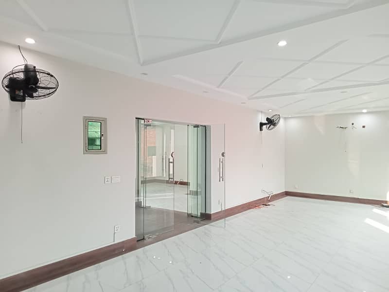 CANTT,COMMERCIAL BUILDING FOR RENT GULBERG MODEL TOWN GARDEN TOWN SHADMAN GOR UPPER MALL LAHORE 37