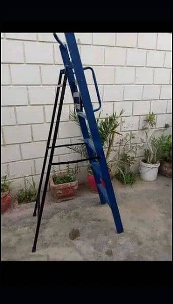 Steel foldable ladders in different sizes 7