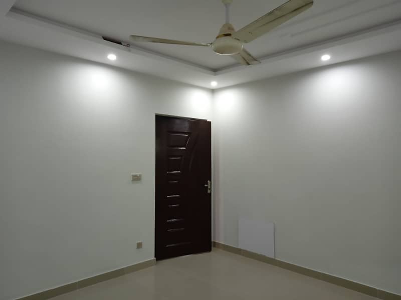 Cantt,Executive Furnished Luxury Apartments For Rent Gulberg Garden Town Shadman Lahore 15