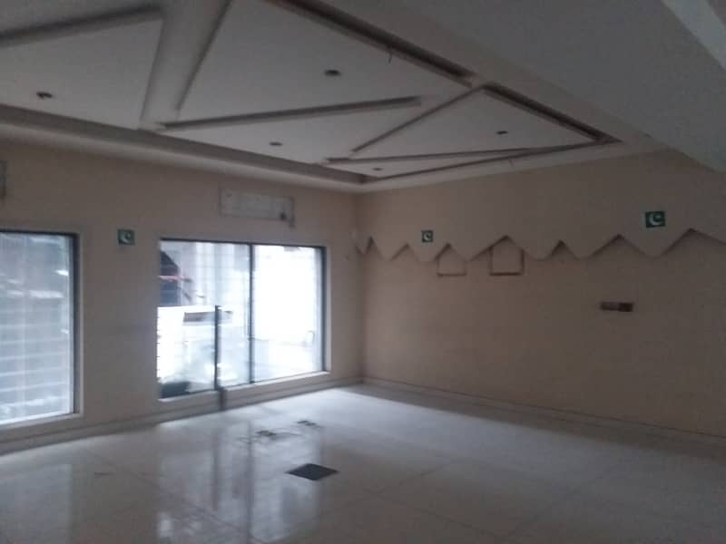 CANTT BUILDING FOR RENT IN MAIN BOULEVARD GULBERG UPPER MALL SHADMAN GOR GARDEN TOWN LAHORE 17