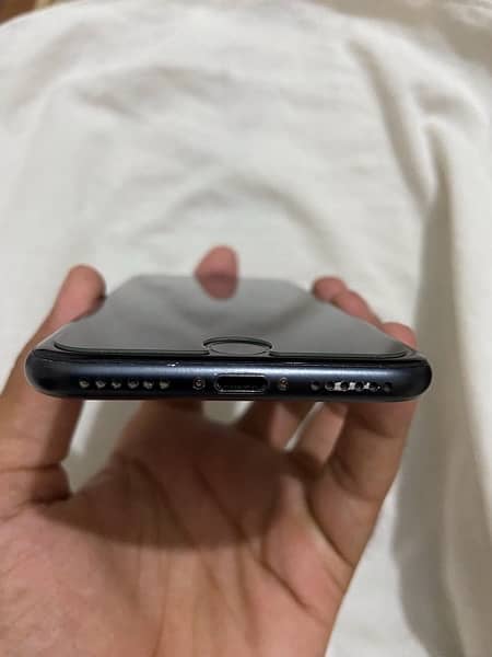 iPhone 7  (32 GB) PTA approved 10/10 condition  WhatsApp 03259840013 7