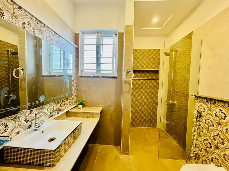 10 Marla House For Sale In Paragon City Lahore 19