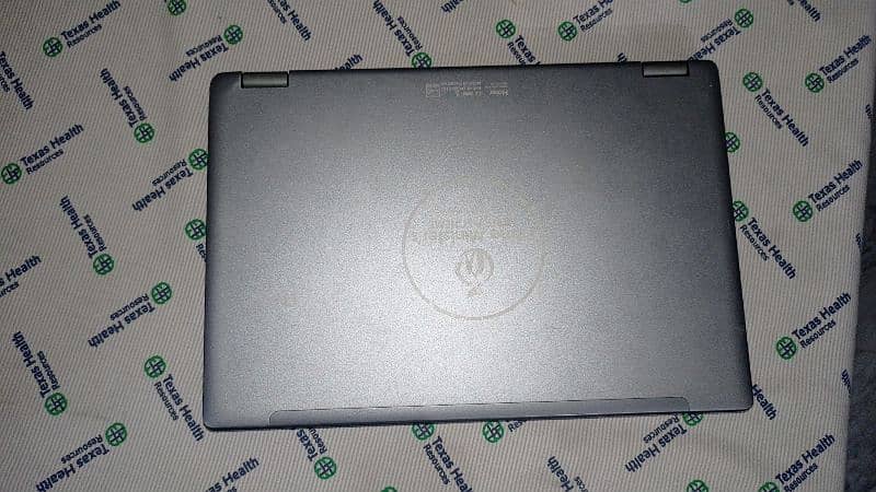 Haier Laptop Y11C
Ram 8gb 
SSD Hard 128gb 10