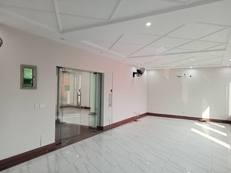 GULBERG COMMERCIAL BUNGALOW FOR RENT MAIN BOULEVARD GARDEN TOWN & UPPER MALL LAHORE 10