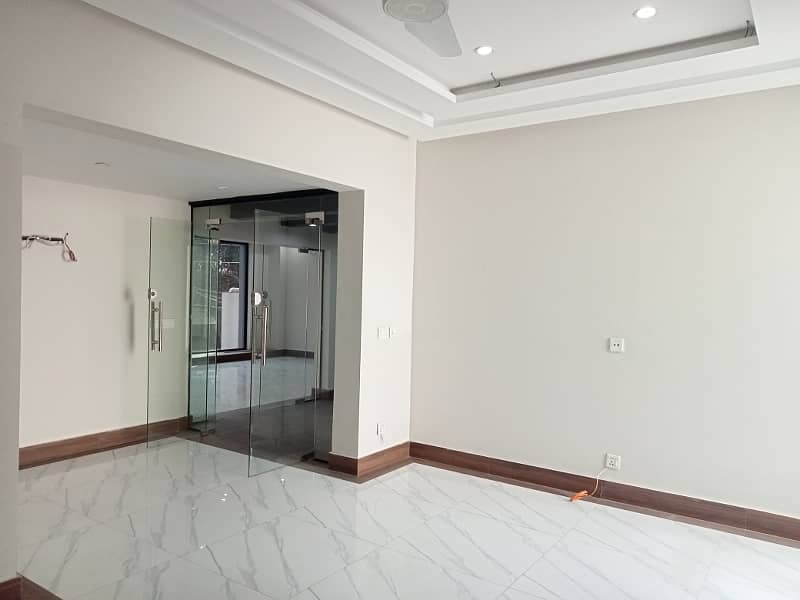 GULBERG COMMERCIAL BUNGALOW FOR RENT MAIN BOULEVARD GARDEN TOWN & UPPER MALL LAHORE 16