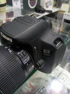 Canon 700D DSLR 18-55 stm lens