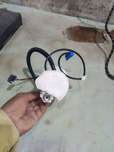 Fuel pump with filter 1