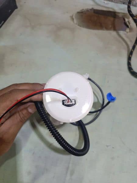 Fuel pump with filter 2