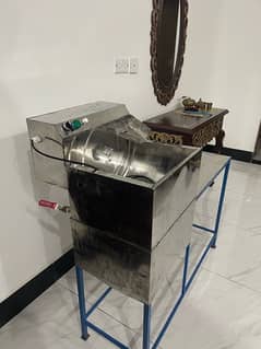 Chocolate making machine