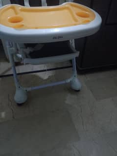 giggles high chair as it is new