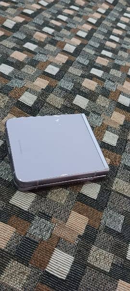 Samsung Galaxy Z Flip 3 3