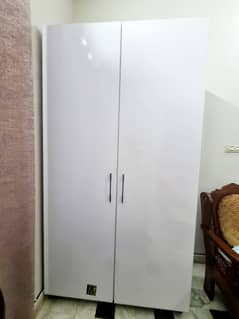 Modern Design Dressing Cupboard/Wardrode in White Color