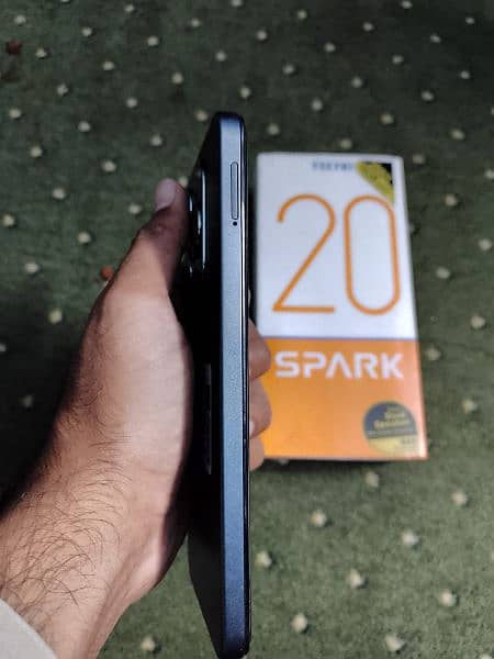 Tecno Spark 20 8 256 3