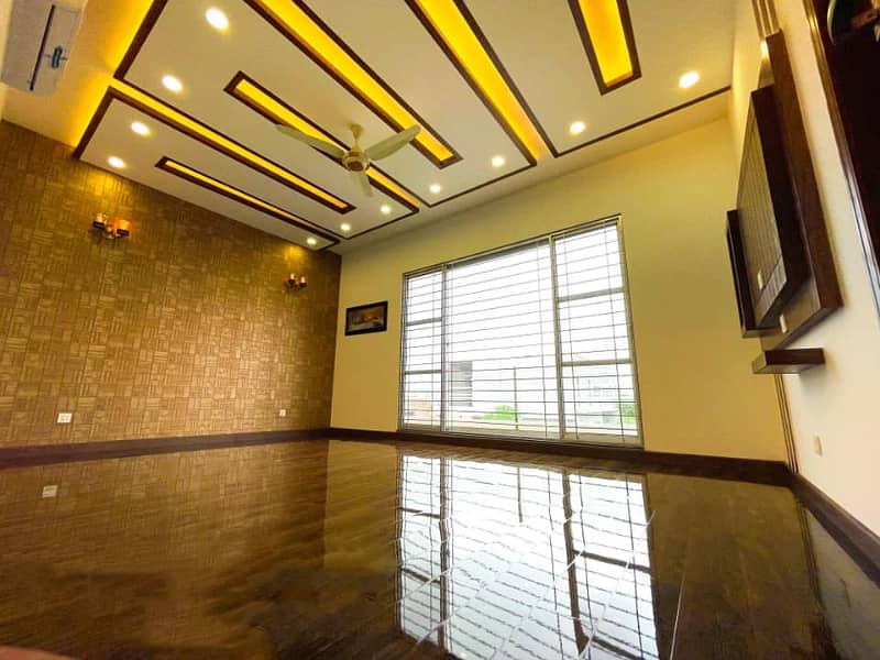 One kanal Brand New House Availaable For Rent 18