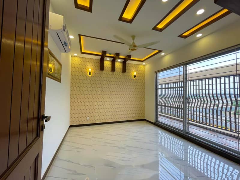 One kanal Brand New House Availaable For Rent 21