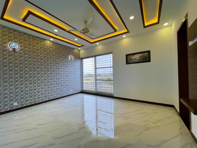 One kanal Brand New House Availaable For Rent 27