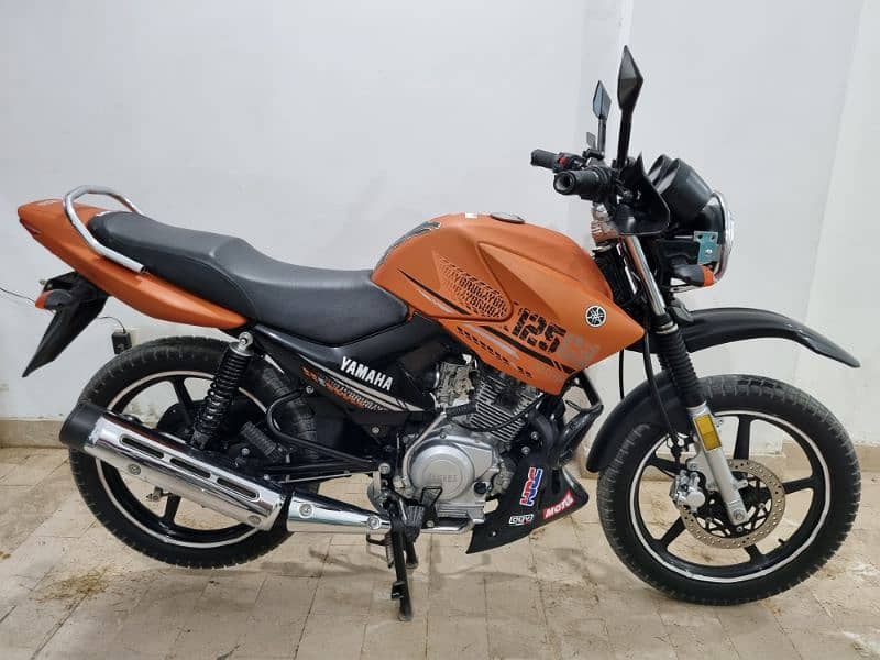 Yamaha YBR-125 G Fully loaded low mileage 1