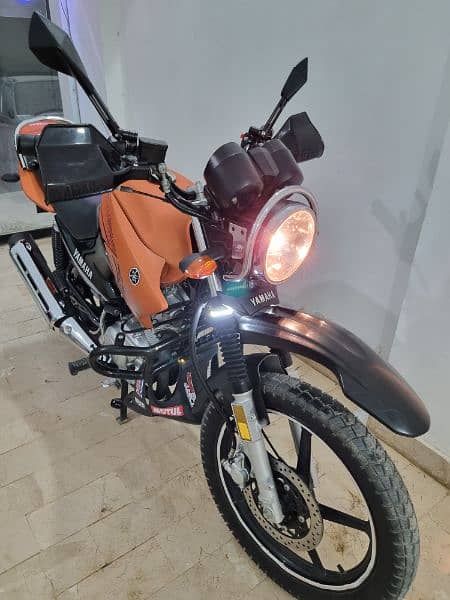 Yamaha YBR-125 G Fully loaded low mileage 5