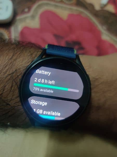 Samsung Galaxy watch 4 2GB/16GB 7