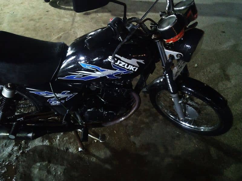 Suzuki GS 150 2011 Karachi number 0