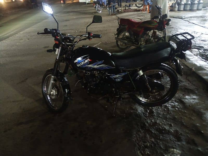 Suzuki GS 150 2011 Karachi number 1