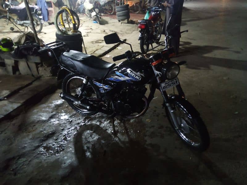 Suzuki GS 150 2011 Karachi number 3